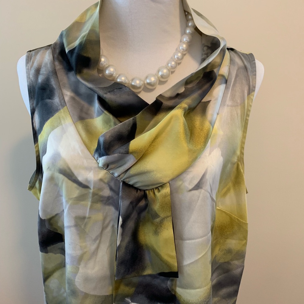 Ann Taylor Sleeveless Blouse Size 12